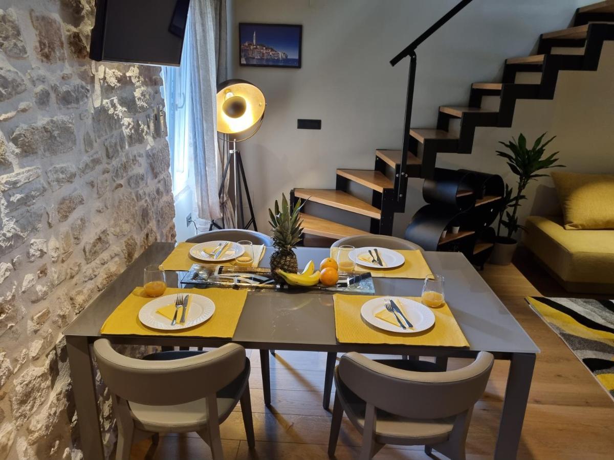 ˇdcˇ Modern Apartment Near The Church Ровинь Экстерьер фото