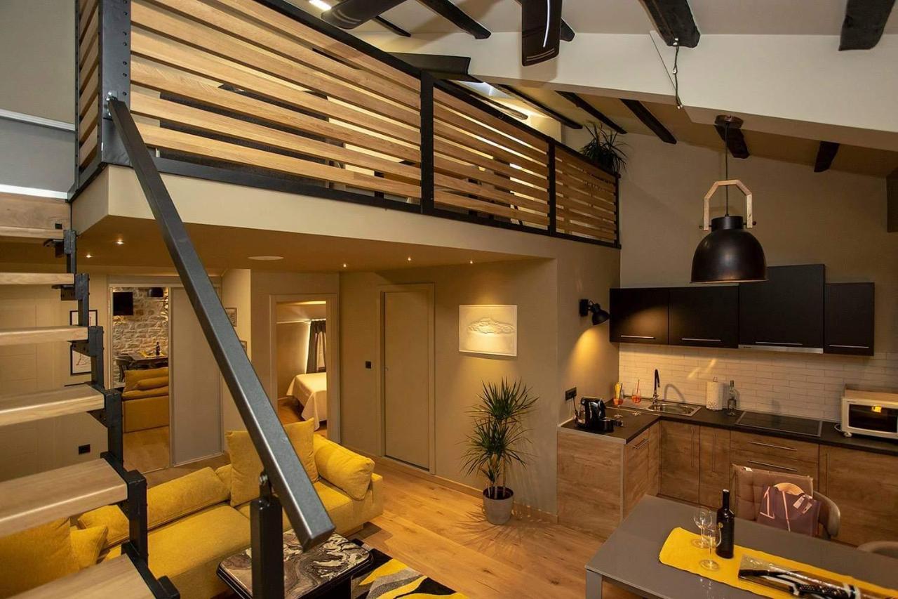 ˇdcˇ Modern Apartment Near The Church Ровинь Экстерьер фото