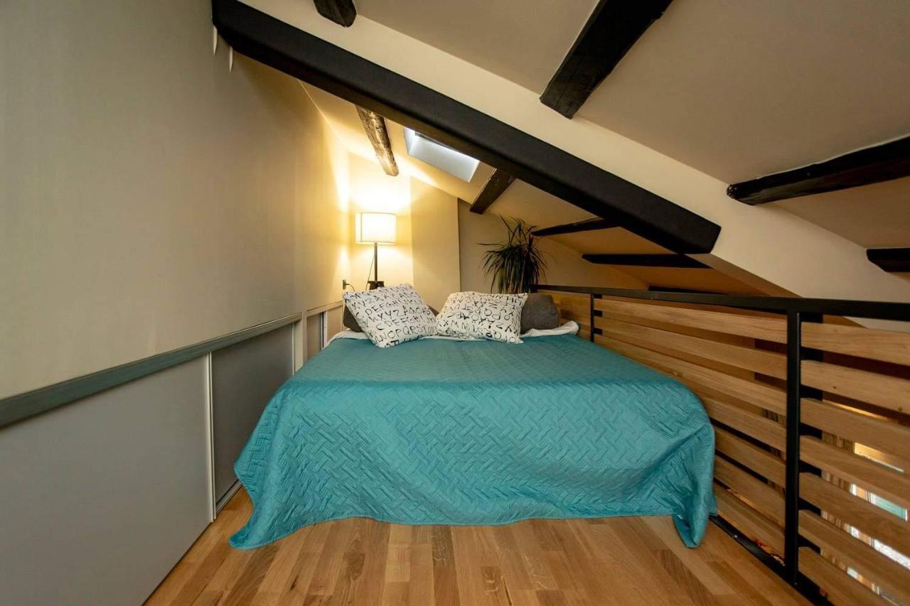 ˇdcˇ Modern Apartment Near The Church Ровинь Экстерьер фото