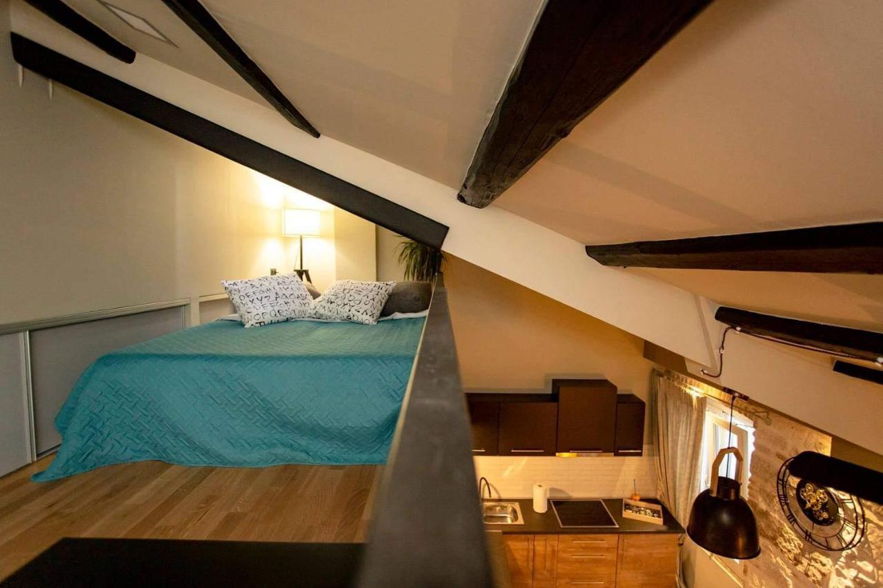 ˇdcˇ Modern Apartment Near The Church Ровинь Экстерьер фото
