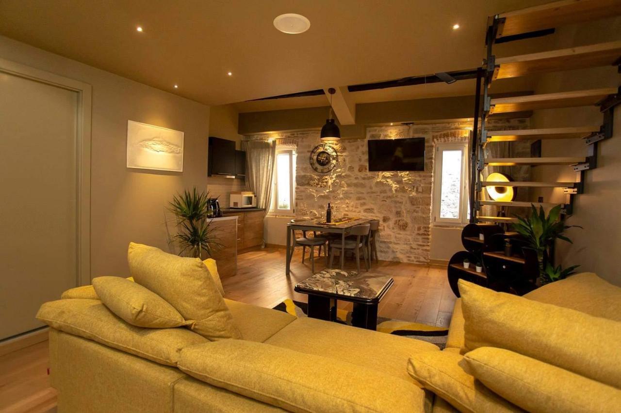 ˇdcˇ Modern Apartment Near The Church Ровинь Экстерьер фото